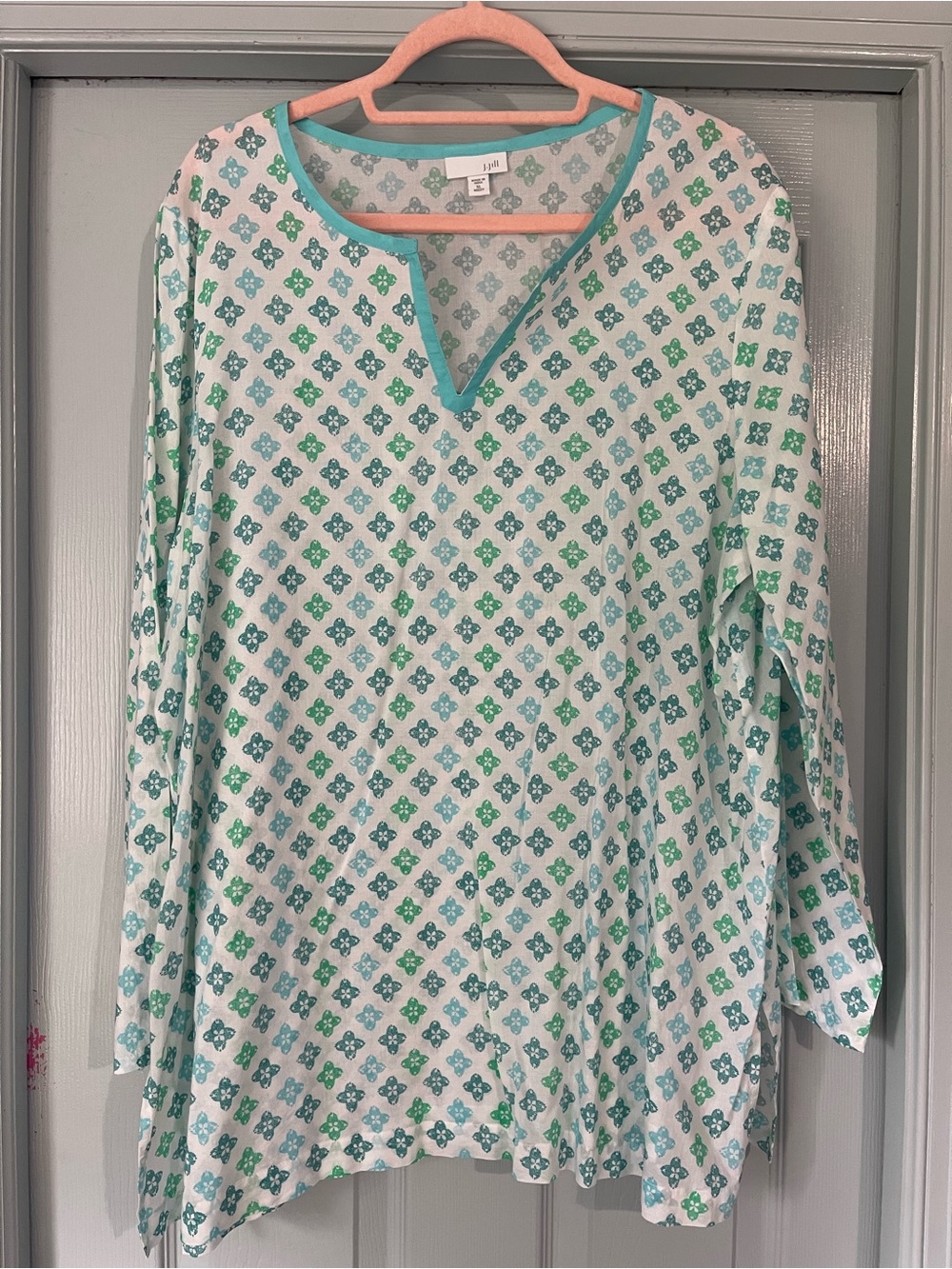 J. Jill White Tunic with Aqua & Seafoam Motif